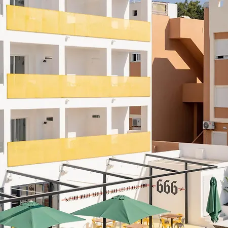 Ryans Lolas - Adults Only Hotel San Antonio (Ibiza)
