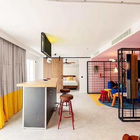 Ryans Lolas - Adults Only 4* San Antonio (Ibiza)