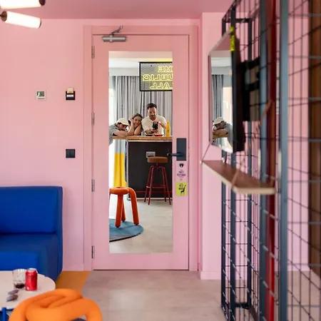 Ryans Lolas - Adults Only Hotel