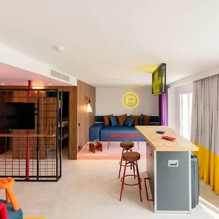 Ryans Lolas - Adults Only Hotel San Antonio (Ibiza)