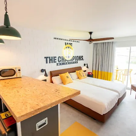 Ryans Lolas - Adults Only 4* San Antonio (Ibiza)